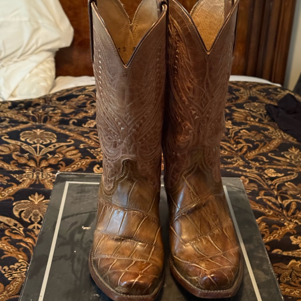 Lucchese Tan Giant Gators vamps with goat shafs cowboy boots.